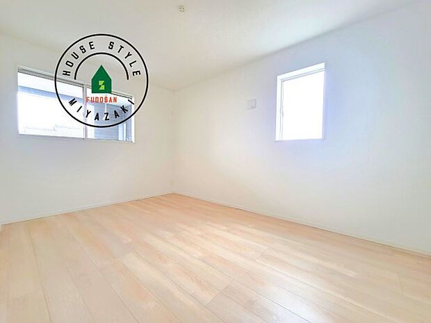 採光良好な洋室は全居室、複層ガラスの遮熱効果と断熱効果で、一年中快適に過ごせます。