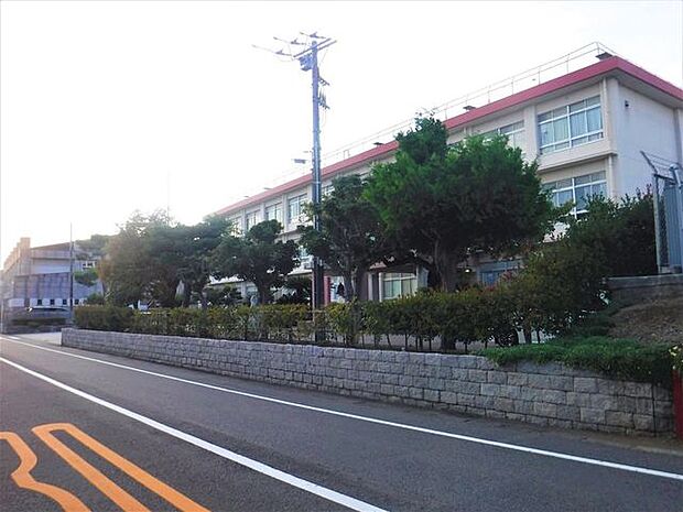 平塚市立春日野中学校平塚市立春日野中学校 850m