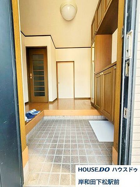 日当たりの良い明るい玄関♪