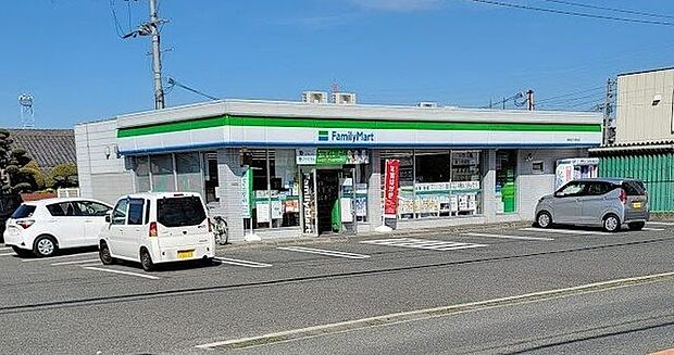 ファミリーマート 岸和田下松町店 370m