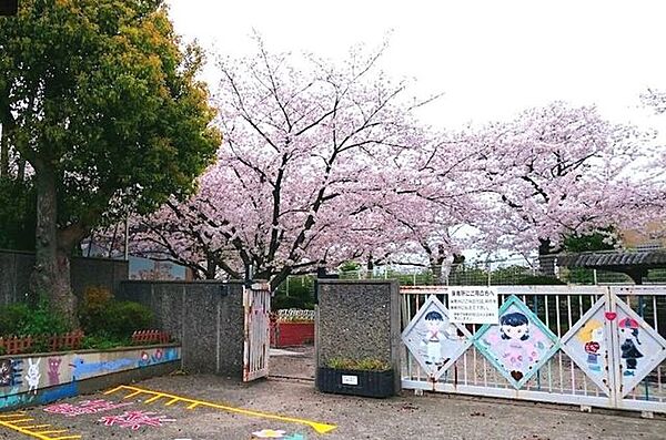 なるにっこ認定こども園 1560m