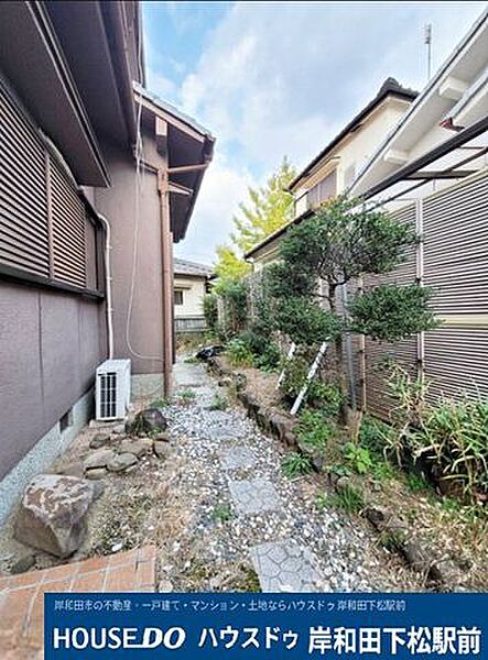 敷地面積55坪以上あり、ゆとりあるお庭スペースがございます♪ガーデニングや家庭菜園などを楽しむことができ、日当たりも良好で伸び伸びと過ごせる心地よい空間です！