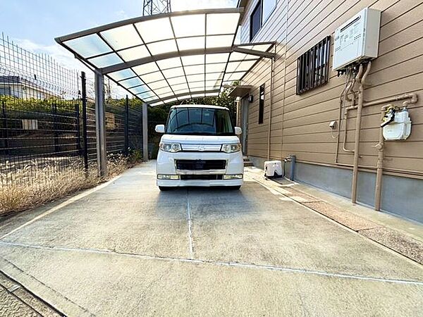駐車場は2台軽自動車からファミリーカーまで！！