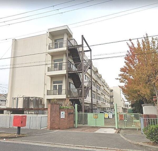 岸和田市立城北小学校 950m