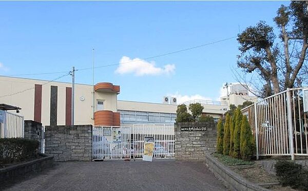 和泉市立光明台南小学校 580m