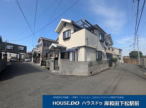 【開放感のある前面道路】現地の前面道路の様子です。すっきりと見通しの良い道路に面しており、お車の出し入れや毎日の通行もスムーズに行えます。穏やかで落ち着いた住環境が魅力です♪