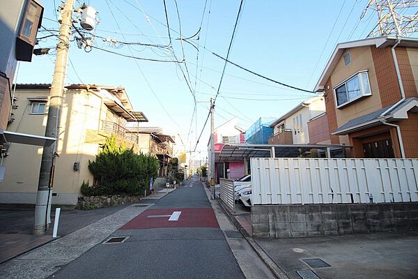 ■前面道路含む現地写真■北側
