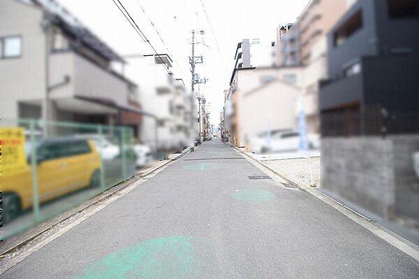 ■前面道路含む現地写真　■前面道路広々