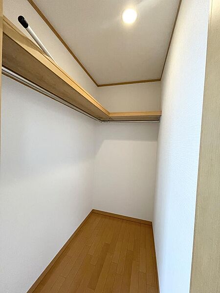 １階洋室６帖ウォークインクロゼット写真です