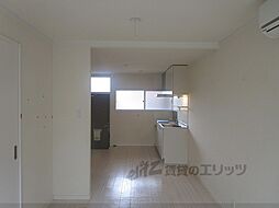 コーポ小谷ヶ丘 105 1階1LDKのリビング/ダイニング