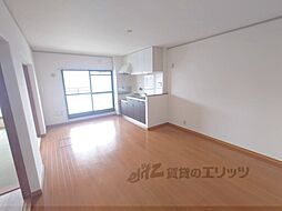 JR山陰本線 並河駅 徒歩8分の賃貸マンション 4階3LDKのリビング/ダイニング