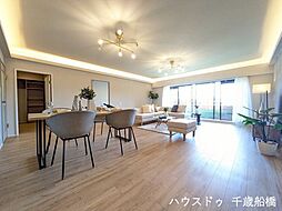 東急ドエルアルス弦巻1号棟 4LDKのリビング/ダイニング