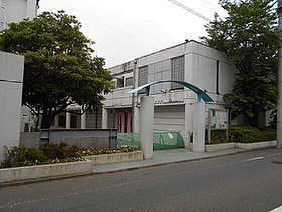 世田谷区立用賀中学校 970m