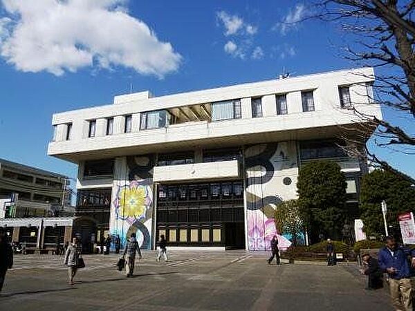 世田谷区立烏山図書館 290m