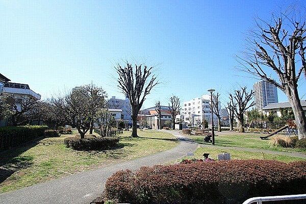 北烏山3丁目公園 600m