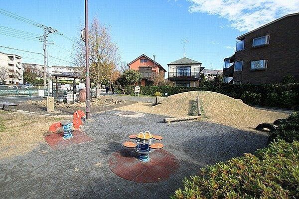 喜多見まちかど公園 600m