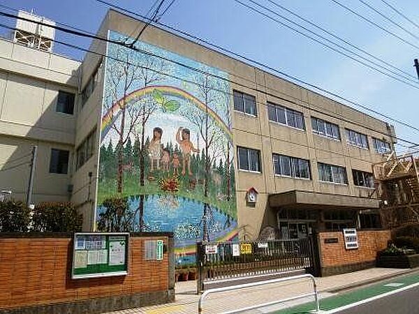 世田谷区立千歳台小学校 360m