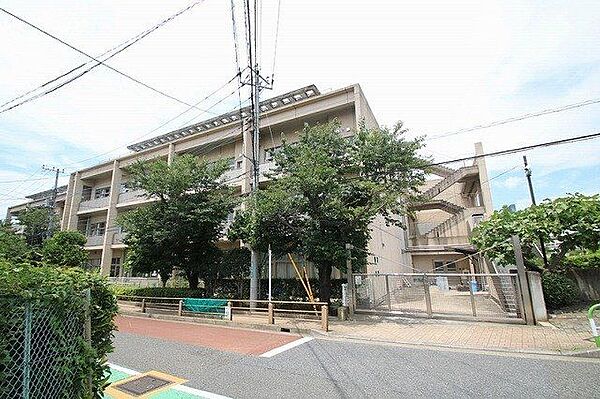 砧南小学校 740m