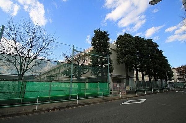 調布市立第三中学校 1210m