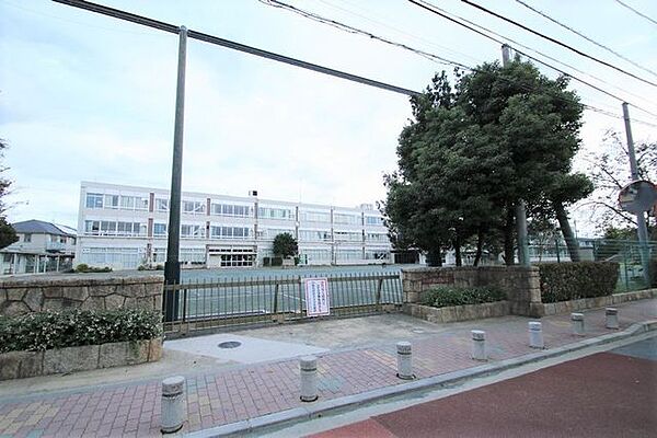 狛江市立第五小学校 420m
