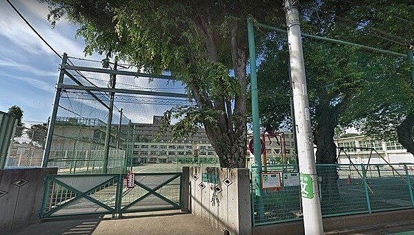 世田谷区立用賀小学校 840m
