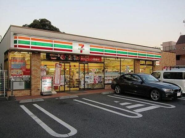 セブンイレブン世田谷成城8丁目店 980m