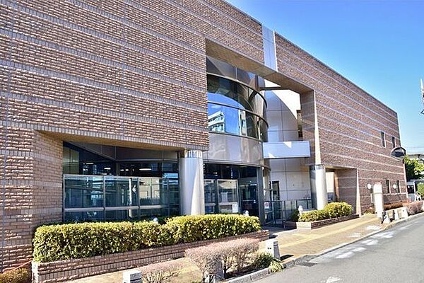 世田谷区立砧図書館 1020m