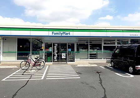 ファミリーマート桜丘世田谷通り店 560m
