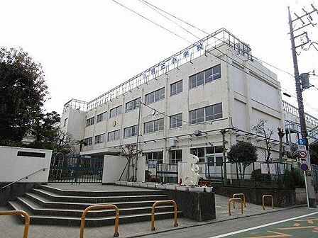 世田谷区立明正小学校 470m