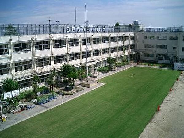 世田谷区立旭小学校 740m