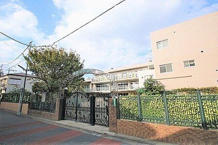春光幼稚園 220m