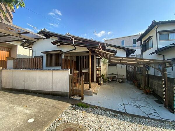 筑前前原駅徒歩約5分で通勤通学にも便利な立地です♪