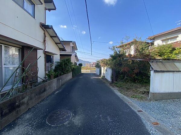 車通りも少なく子育て世帯の方も安心の住環境です♪
