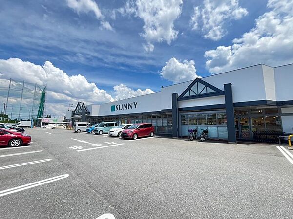サニー有田店まで　209m　徒歩約3分　一部を除く24時間営業のディスカウントスーパー。駐車場76台収容。