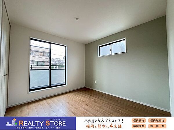 バルコニーに面した明るいお部屋♪主寝室におすすめ♪