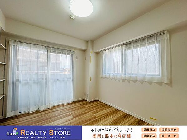バルコニーに面した明るいお部屋♪主寝室におすすめ♪