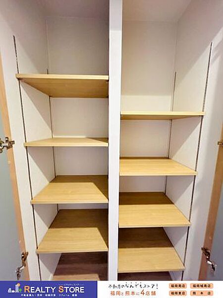 収納完備で族分の靴やアウトドア用品もスッキリ収納できます♪