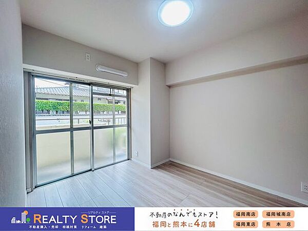 バルコニーに面した明るいお部屋♪主寝室におすすめ♪