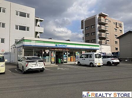 ファミリーマート福岡周船寺1丁目店 徒歩6分。 450m