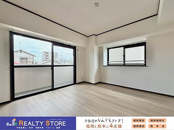 バルコニーに面した明るいお部屋♪主寝室におすすめ♪