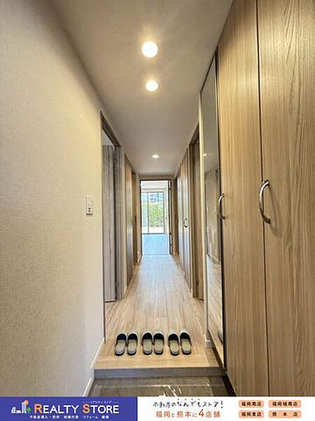 明るく広々した玄関は、帰ってきたときにホッとする空間♪