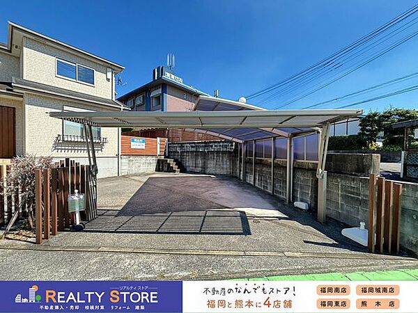 自転車置き場や物置き場としてもご利用いただけるスペースです♪