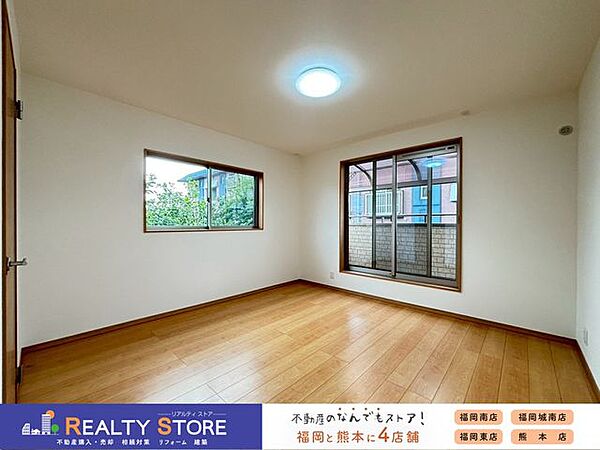バルコニーに面した明るいお部屋♪主寝室におすすめ♪