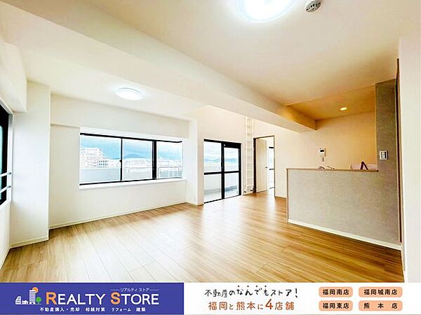 二面採光の明るいリビング♪家具の配置がしやすい窓設計です♪