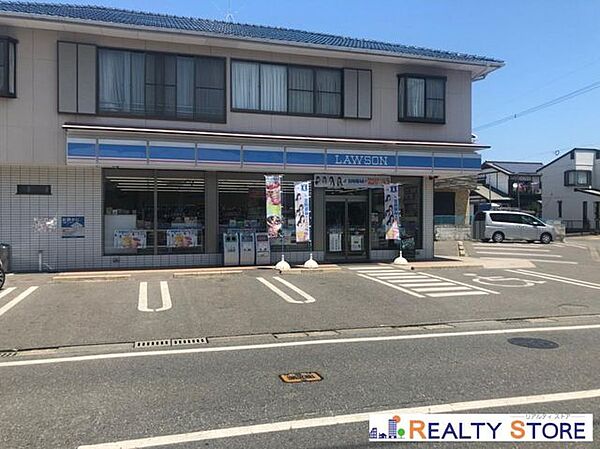 ローソン/野芥小学校前店 徒歩8分。 650m