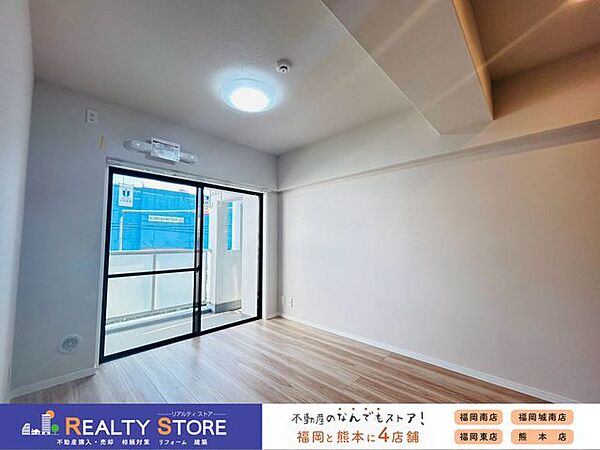 バルコニーに面した明るいお部屋♪主寝室におすすめ♪