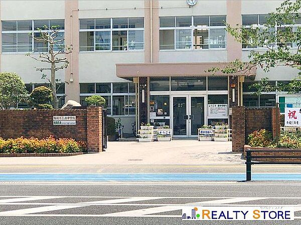 福岡市立原中学校 徒歩14分。 1080m