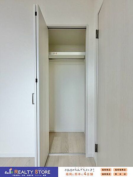 棚付きなので整理もしやすくお部屋を広く活用できます♪