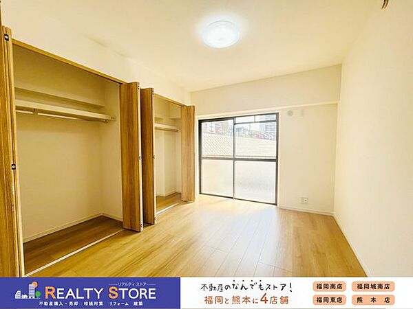 バルコニーに面した明るいお部屋♪主寝室におすすめ♪