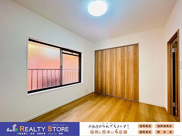 自然光が差し込む明るいお部屋♪